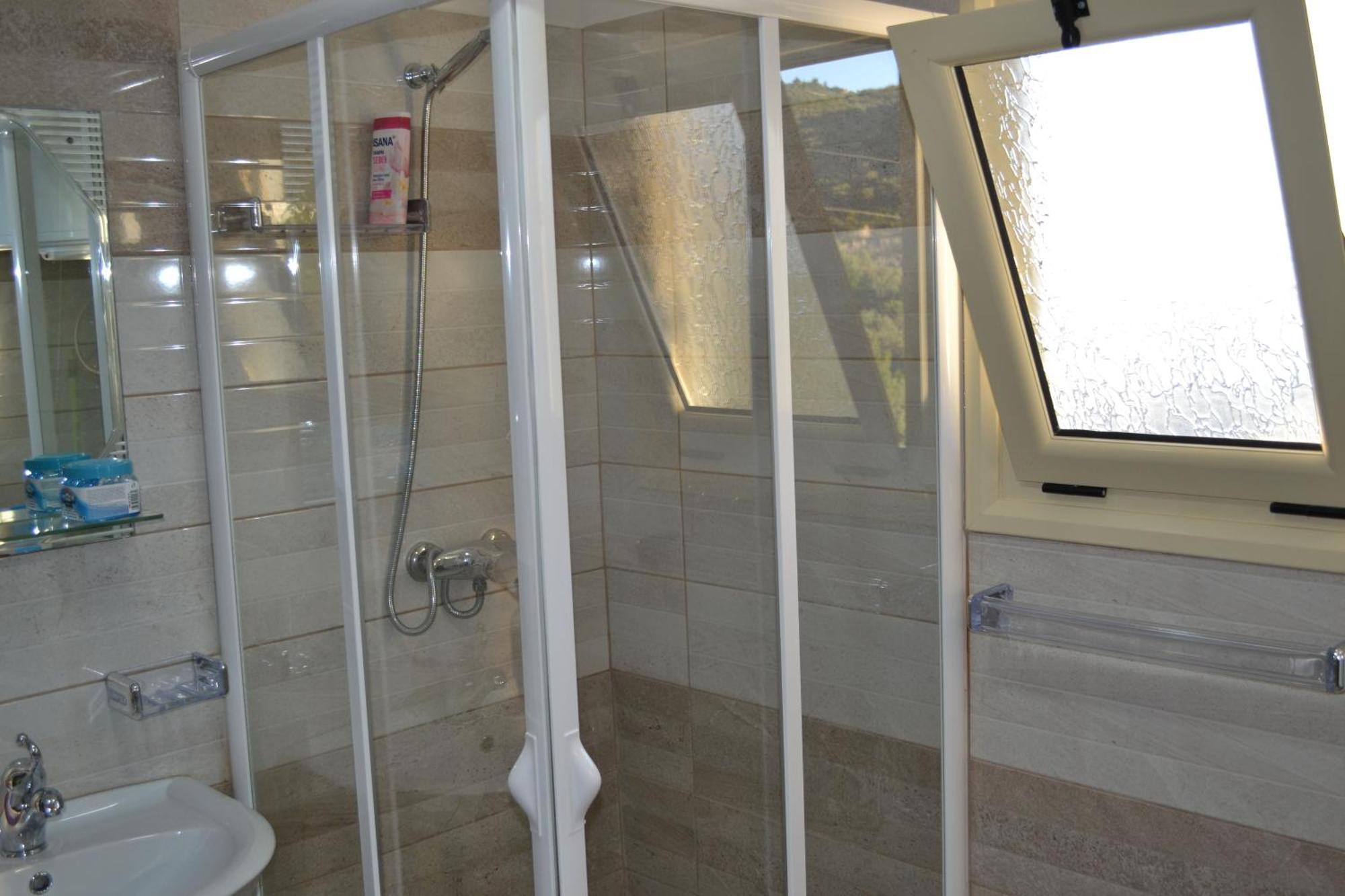 Seaview Penthouse Terrace & Garage Apartment วญอเรอ ภายนอก รูปภาพ